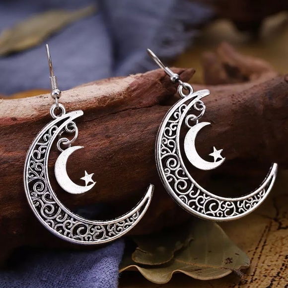 π Crescent Moon BOHO Chic Trendy Earrings π - Picture 8 of 8